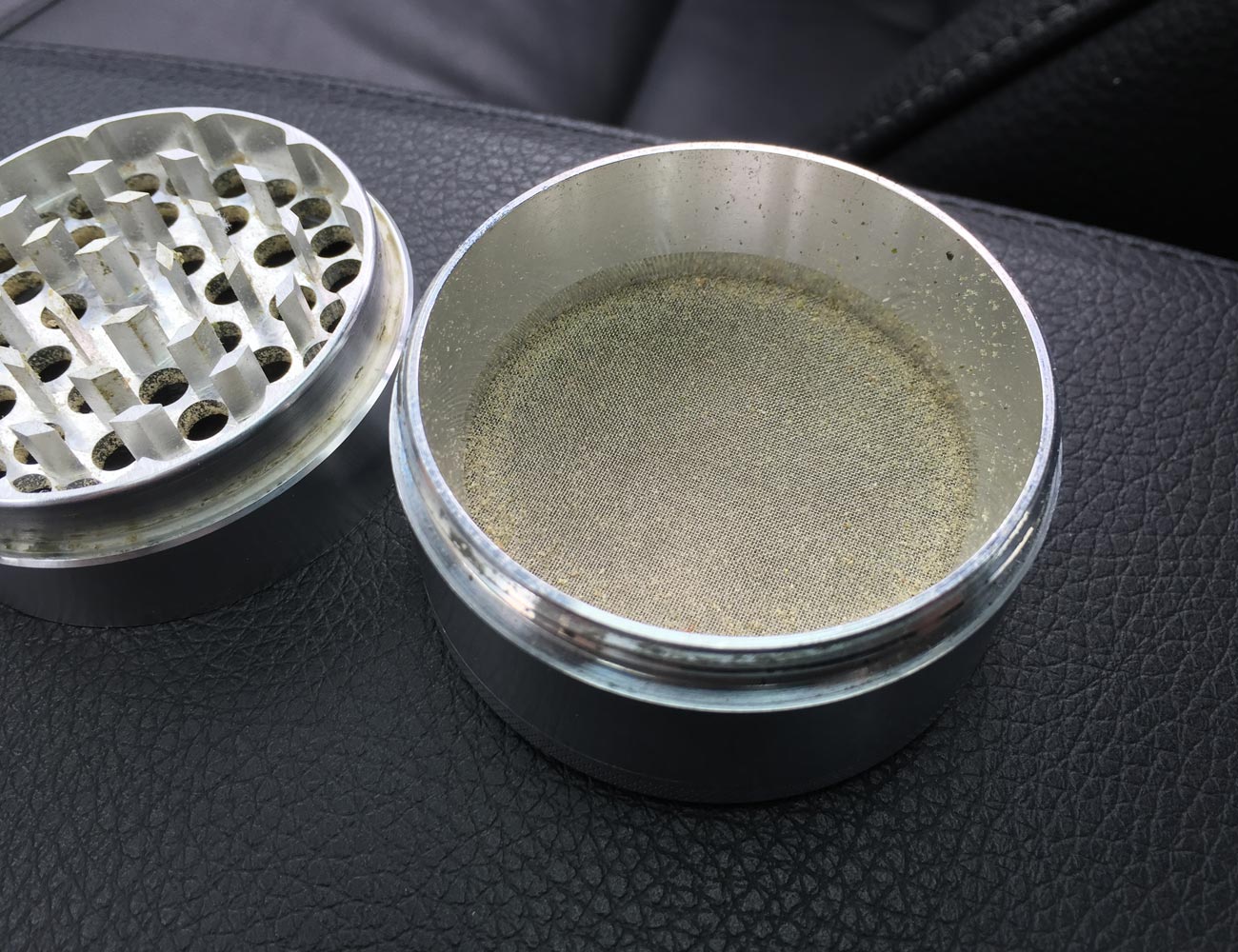 SPACE CASE Small Magnetic Titanium Grinder Tobacco & Herb 2 Inch 4 Piece 