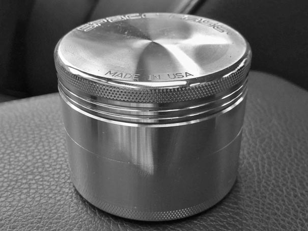 SPACE CASE Medium Titanium Grinder Magnetic Tobacco 2.5in 4 Piece 